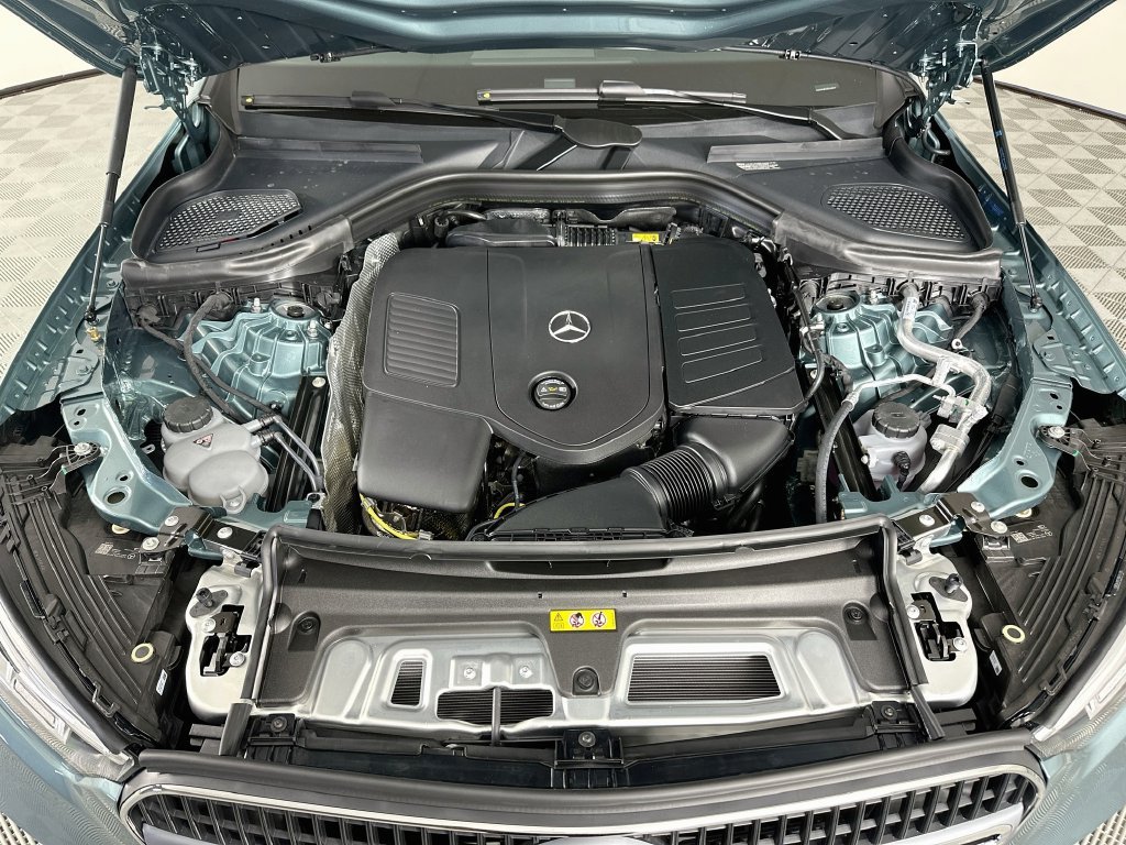 New 2027 Silver Mercedes-Benz GLC 300 image 32