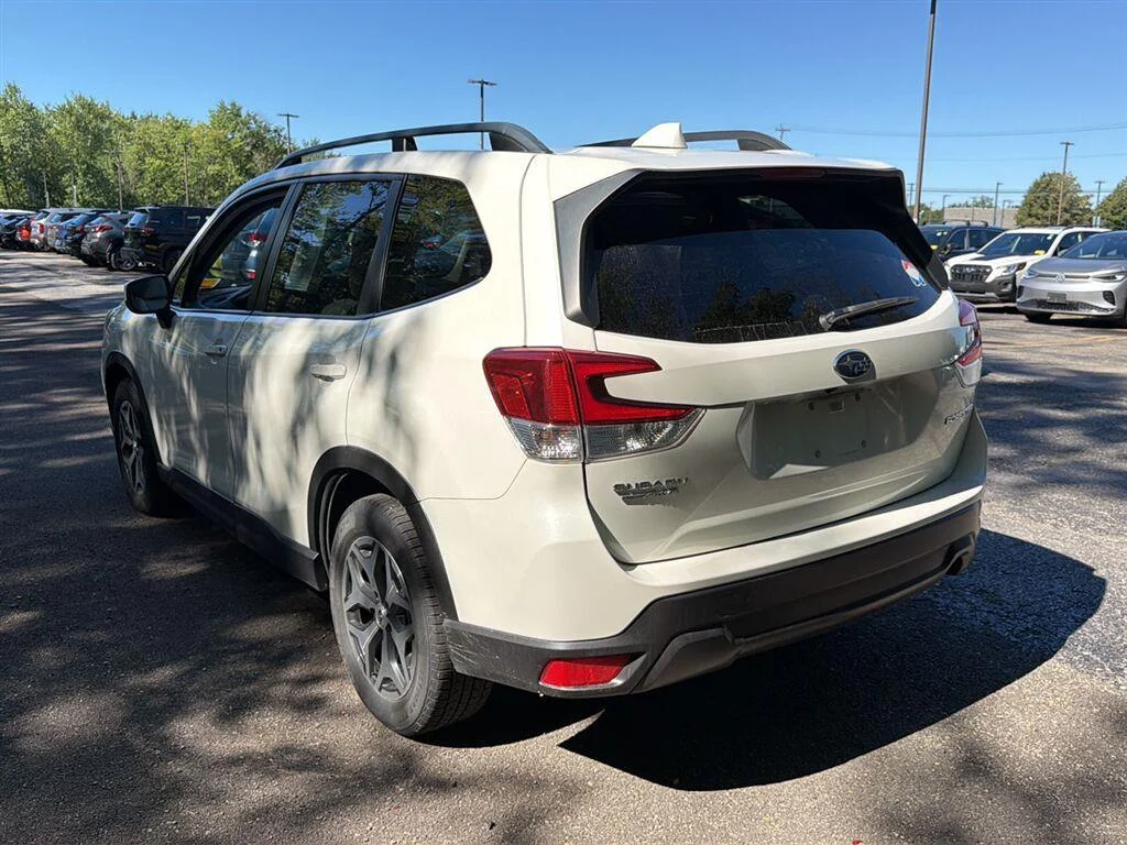 Used 2020 Crystal White Pearl Subaru Premium image 10