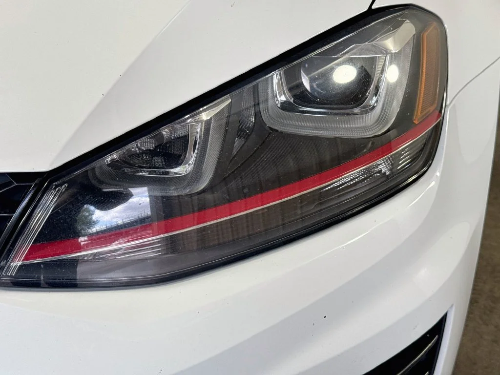 Used 2017 White Volkswagen Autobahn image 38