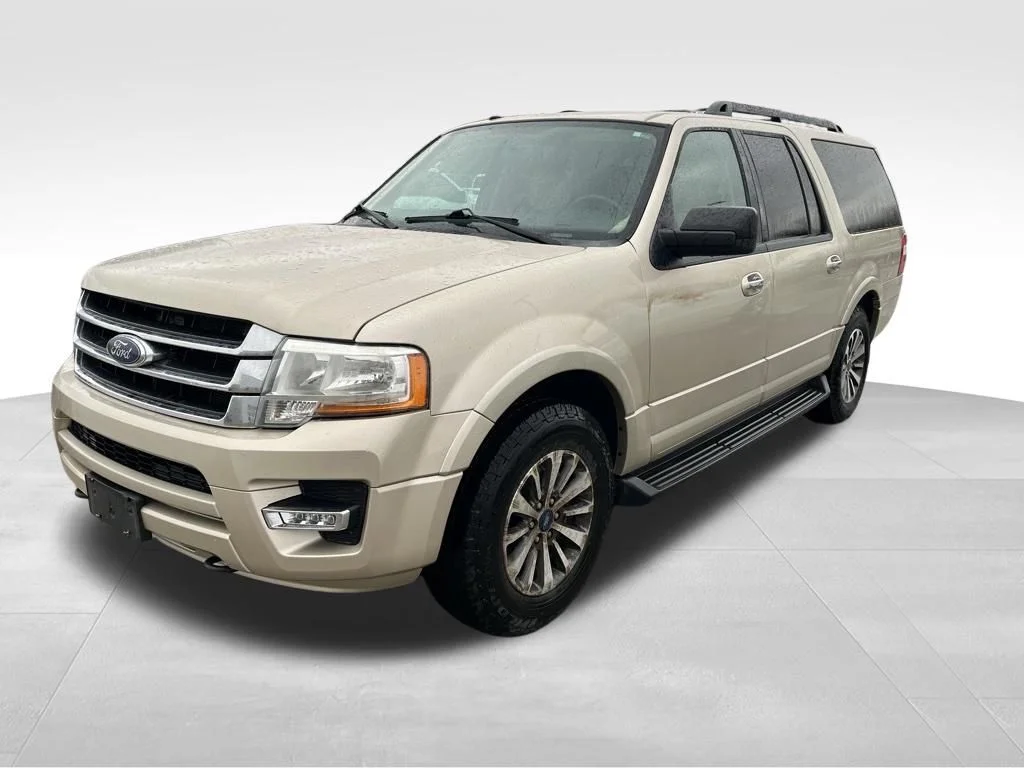 Used 2017 Gold Ford XLT image 37