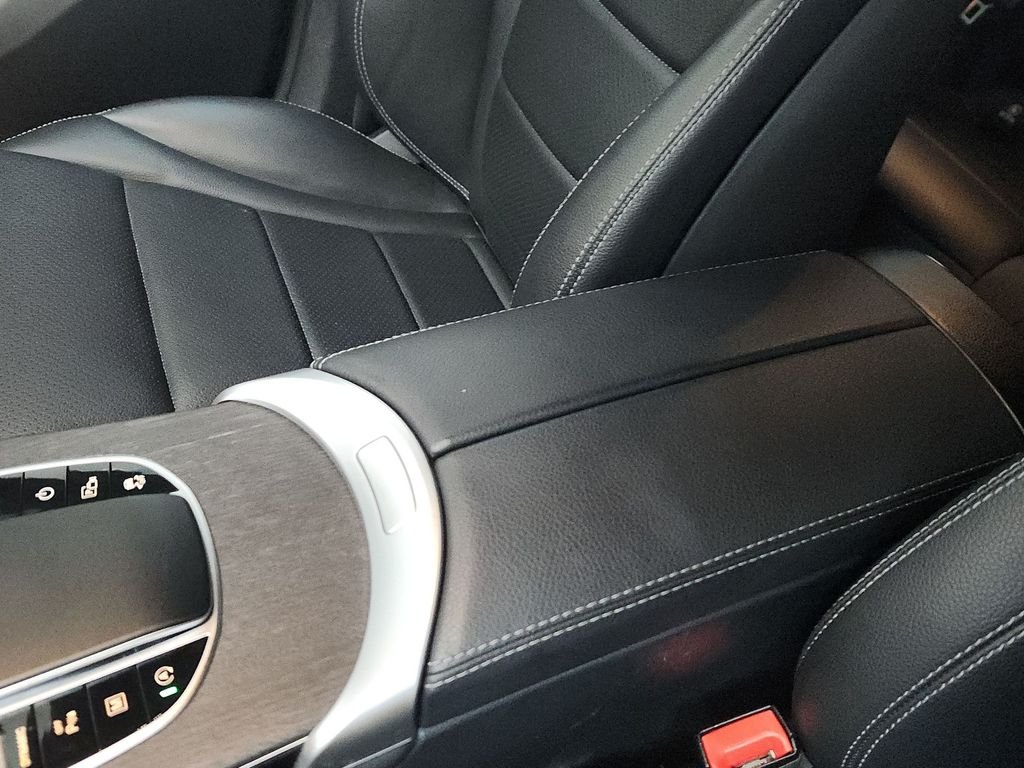 Used 2022 Black Mercedes-Benz GLC 300 image 24