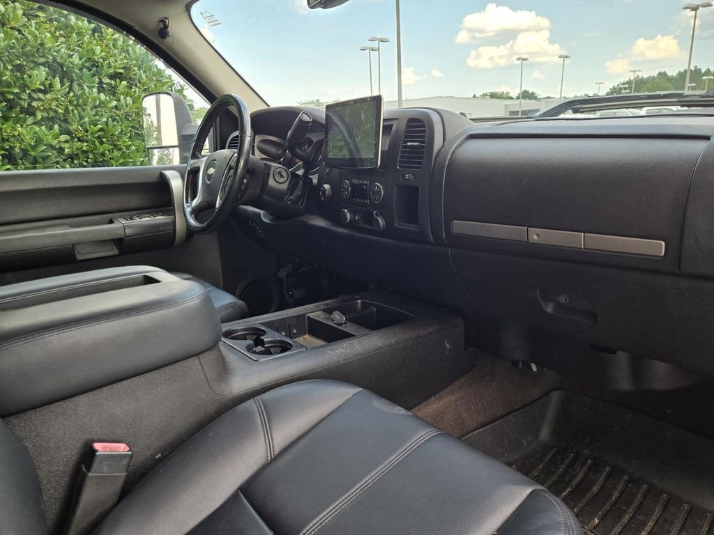 Used 2008 Silver Chevrolet LT image 5