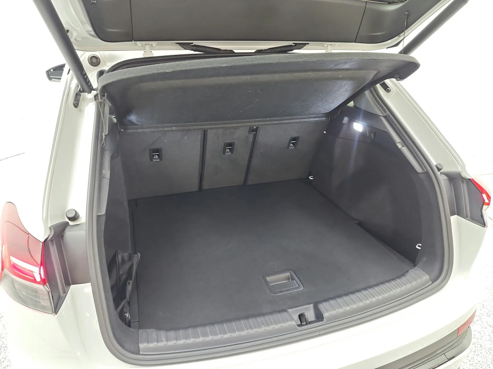 Used 2023 Glacier White Metallic Audi Premium Plus image 21