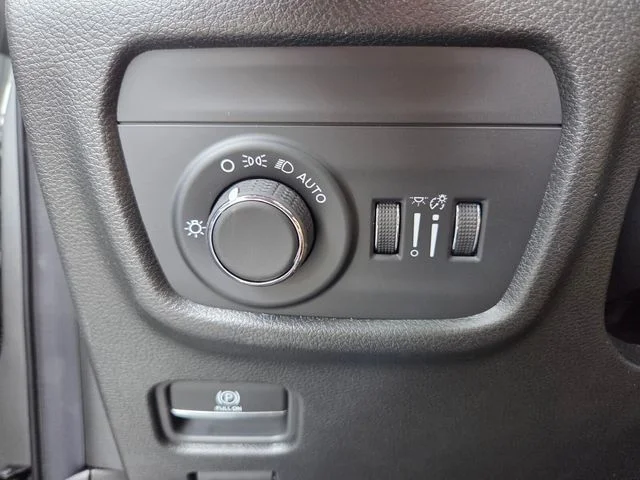 New 2026 Silver Zynith Jeep Laredo X image 23