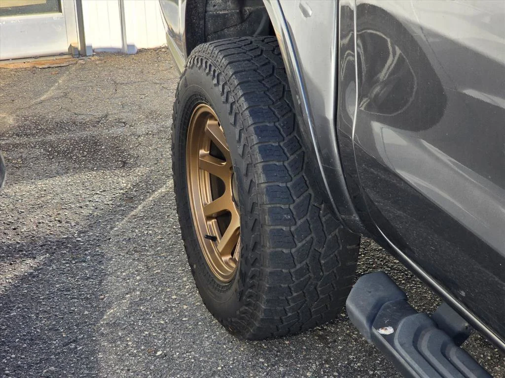 Used 2020 Gray Ford XLT image 18