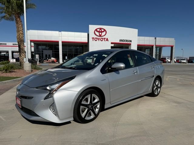 2017 Toyota Prius Three's photo
