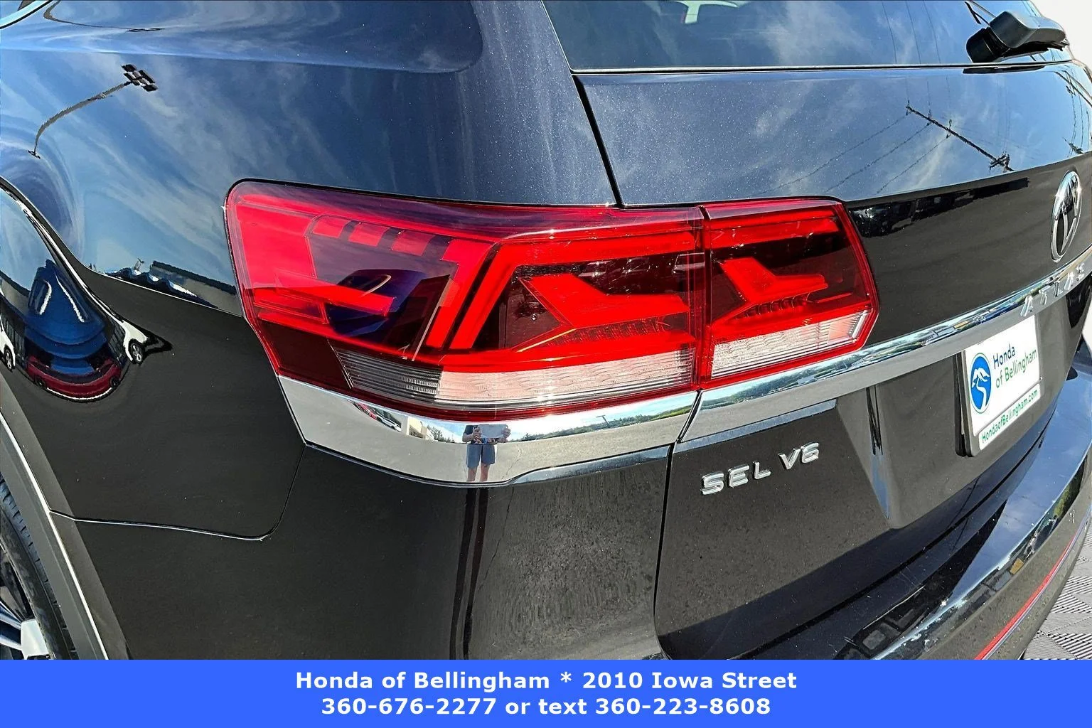 Used 2021 Deep Black Volkswagen 3.6L V6 SEL R-Line image 20