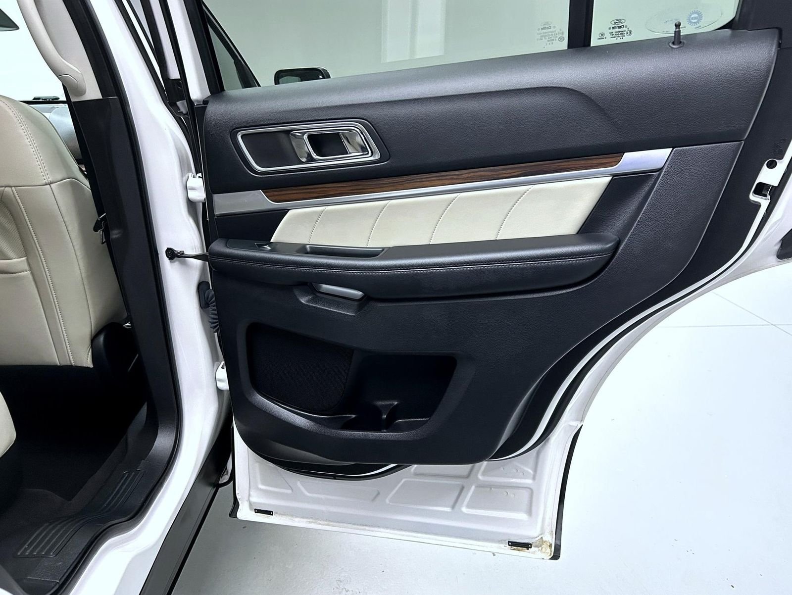 Used 2019 White Ford Limited image 17