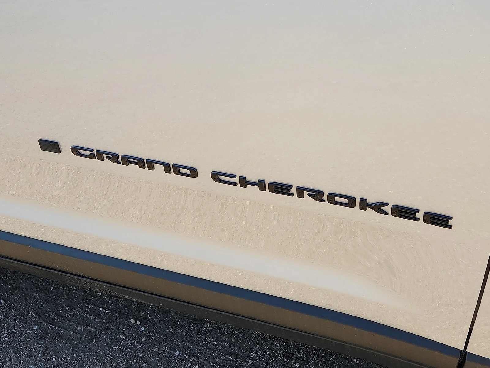 New 2026 Silver Jeep LAREDO ALTITUDE 4X4 image 8