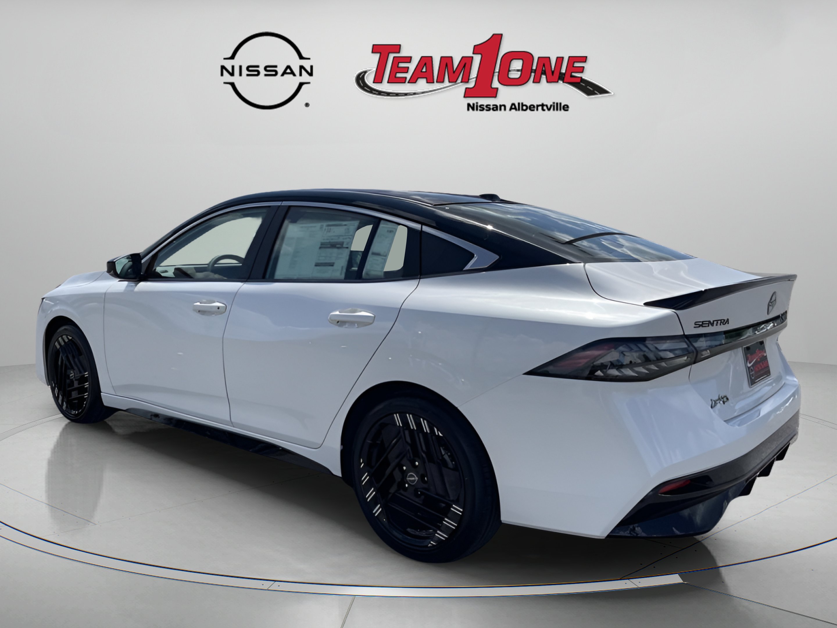 New 2026 Aspen White TriCoat / Super Black Two-tone Nissan SR image 5
