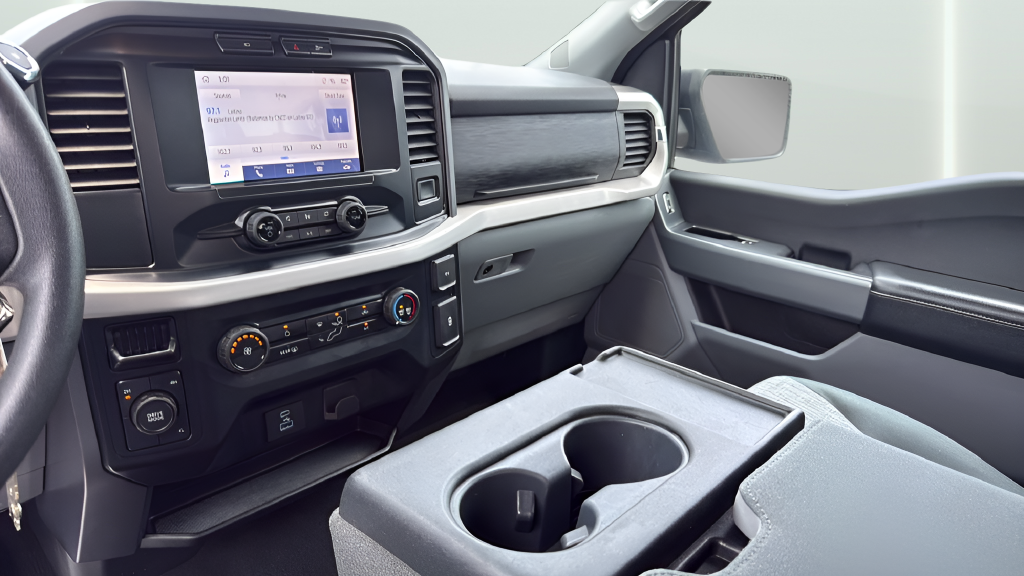 Used 2023 Blue Ford XLT image 19