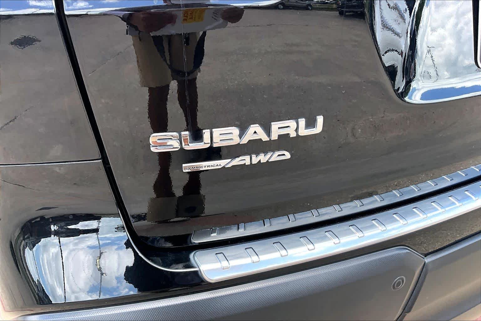 Used 2022 Crystal Black Silica Subaru Touring image 30