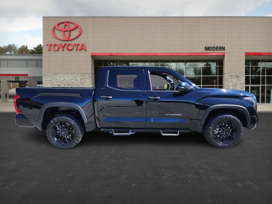 2025 Toyota Tundra SR5 - Photo 8