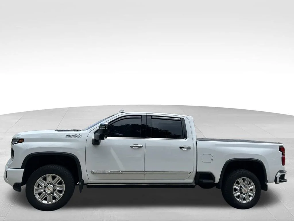 Used 2024 Summit White Chevrolet High Country image 2