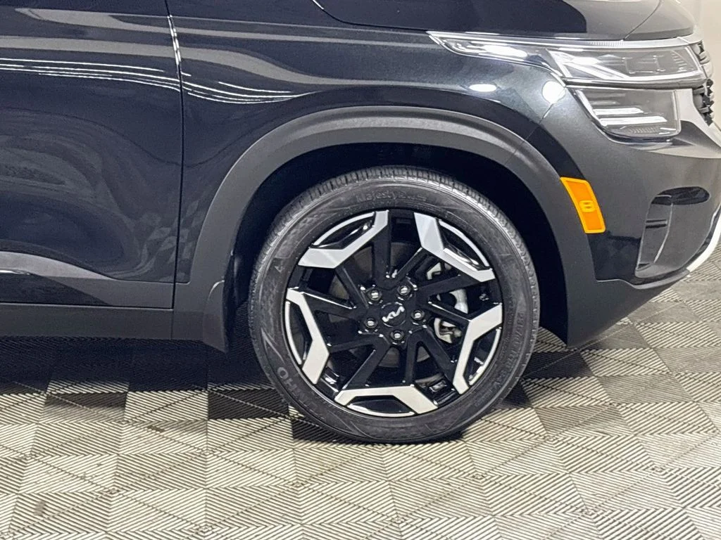 Used 2024 Black Kia SX image 23