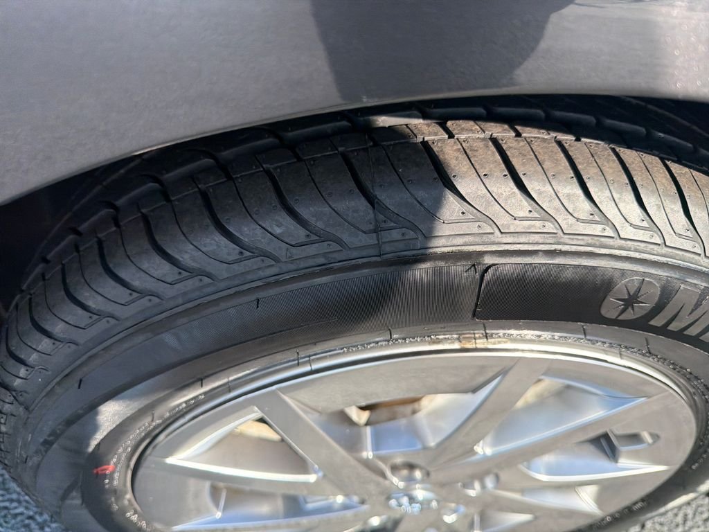 Used 2016 Gray Toyota Three image 27