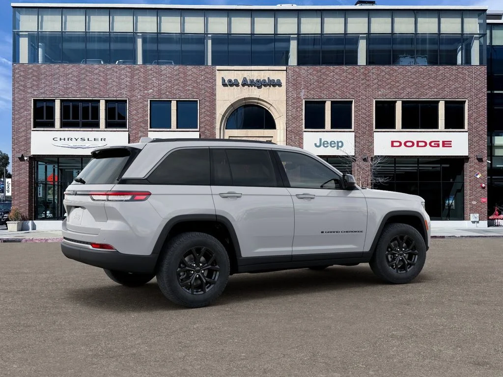 New 2026 Bright White Clear-Coat Exterior Paint Jeep Altitude image 4
