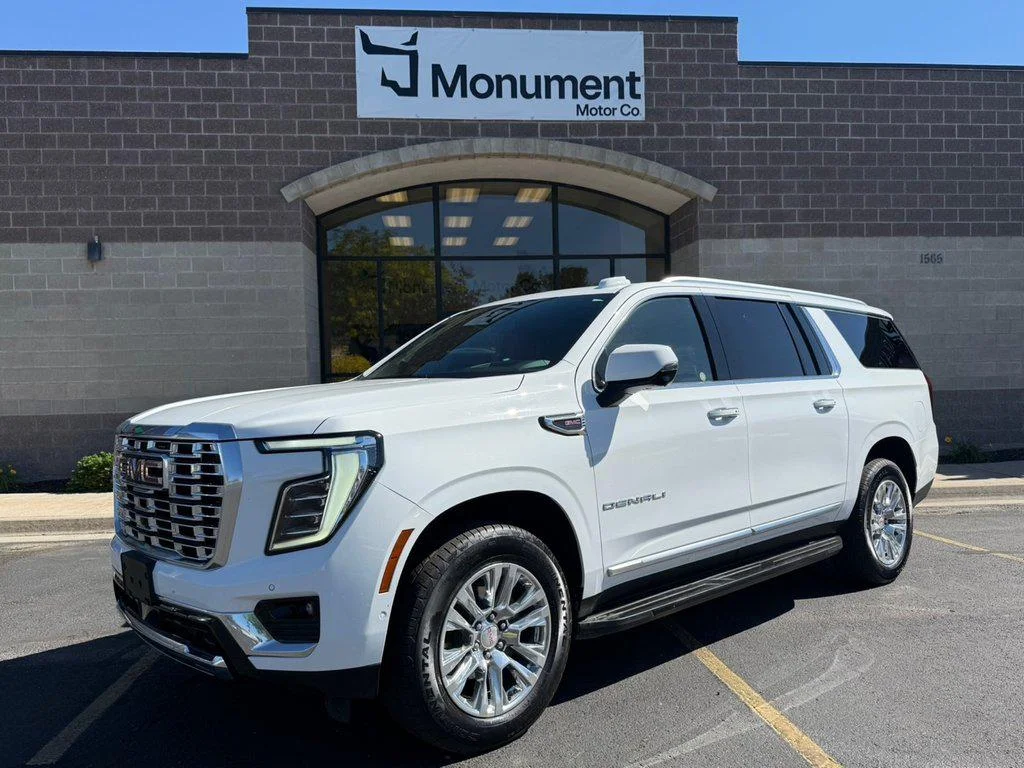2025 GMC Yukon Denali AWD's photo
