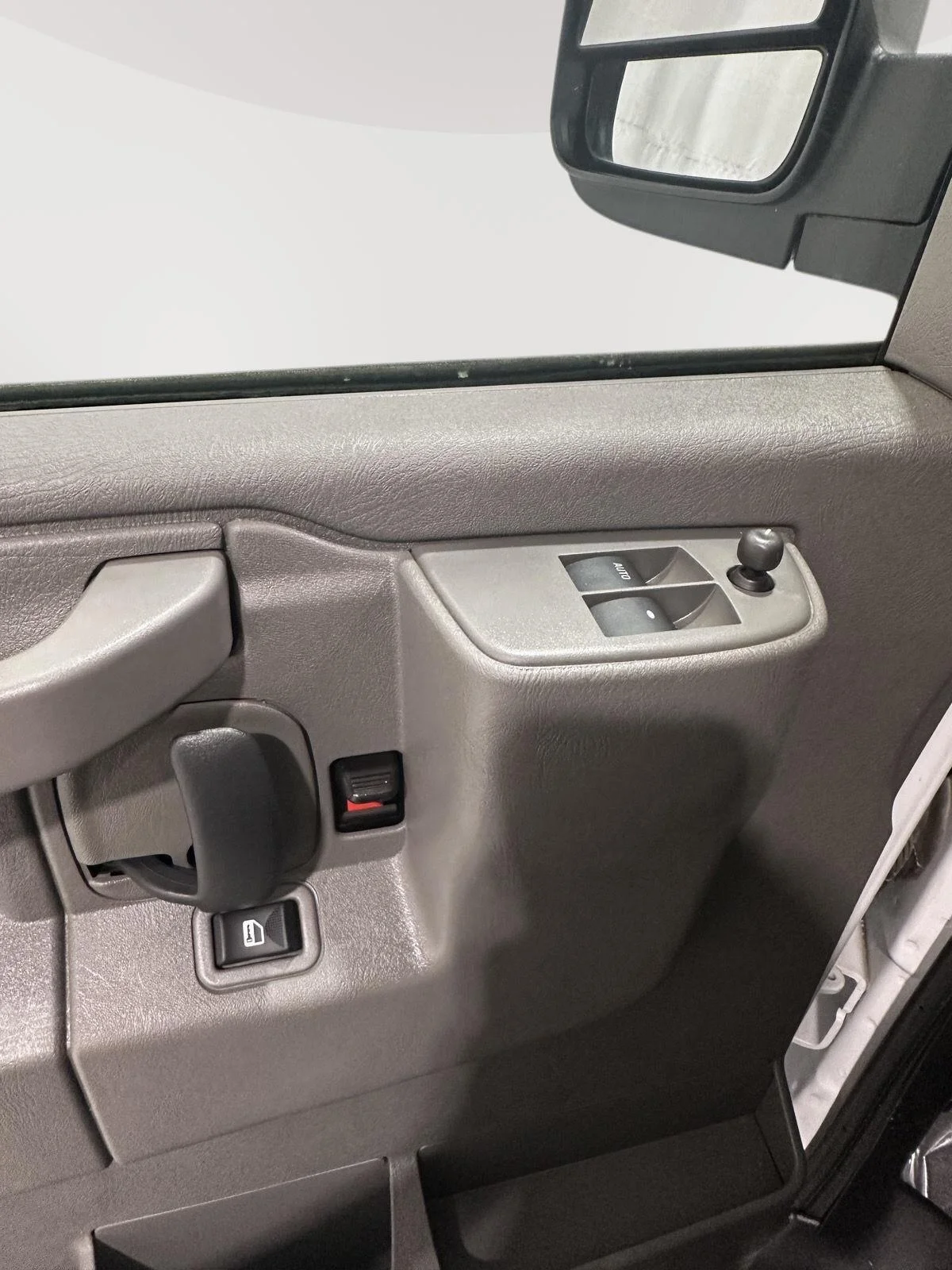 Used 2025 Summit White Chevrolet WT image 17