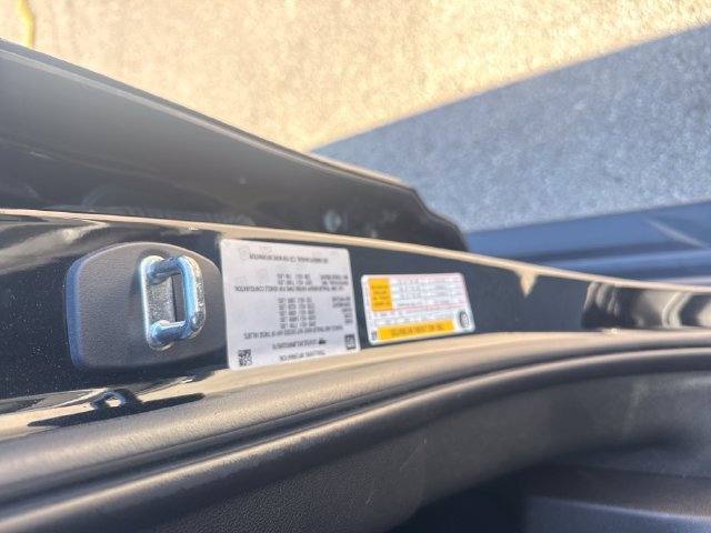 Used 2022 ONYX BLACK GMC Denali image 23