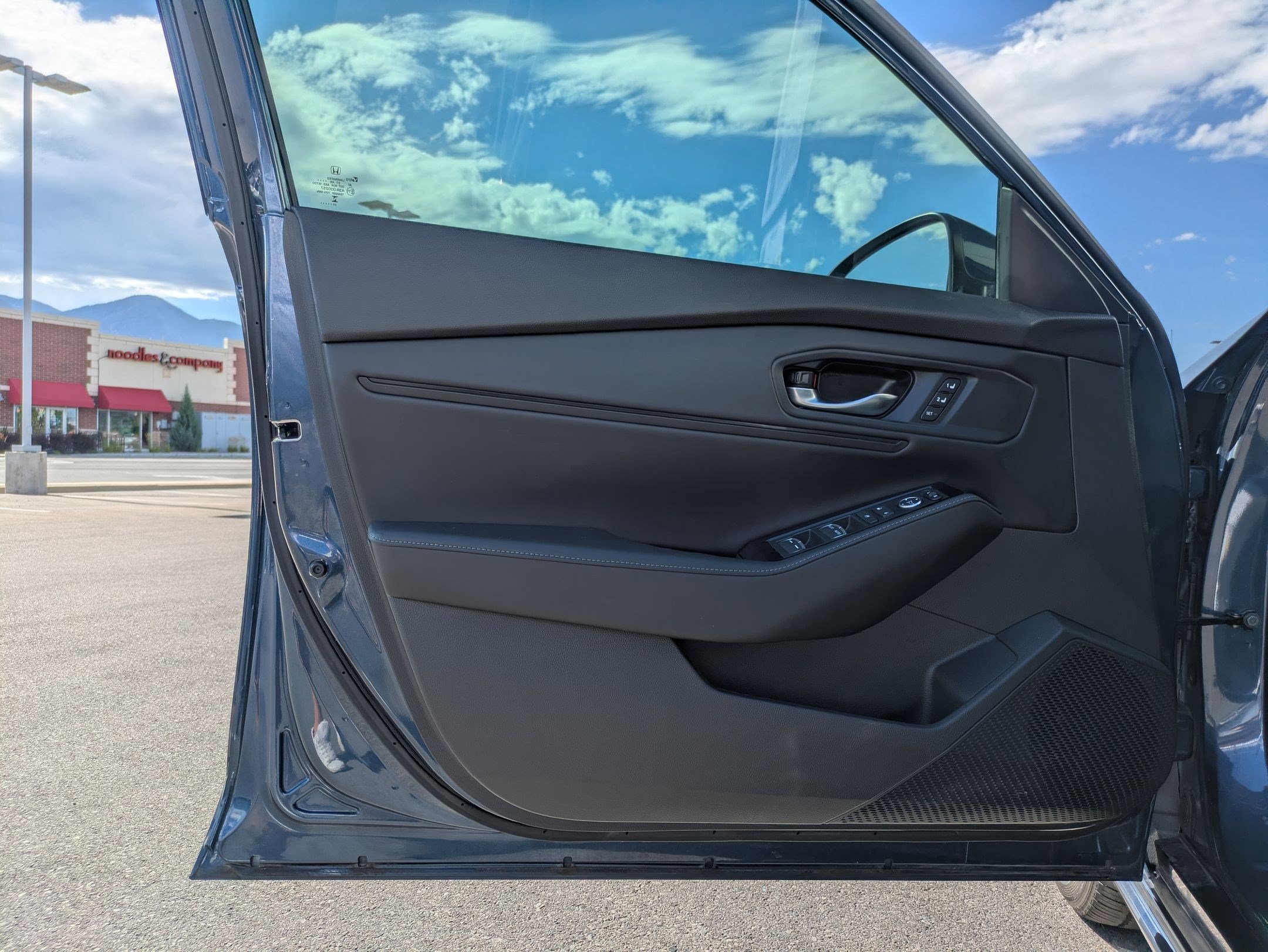 2025 Honda Accord Hybrid Touring - Photo 14