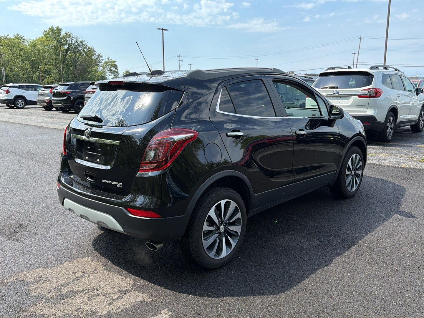 Used 2022 Ebony Twilight Metallic Buick Preferred image 8