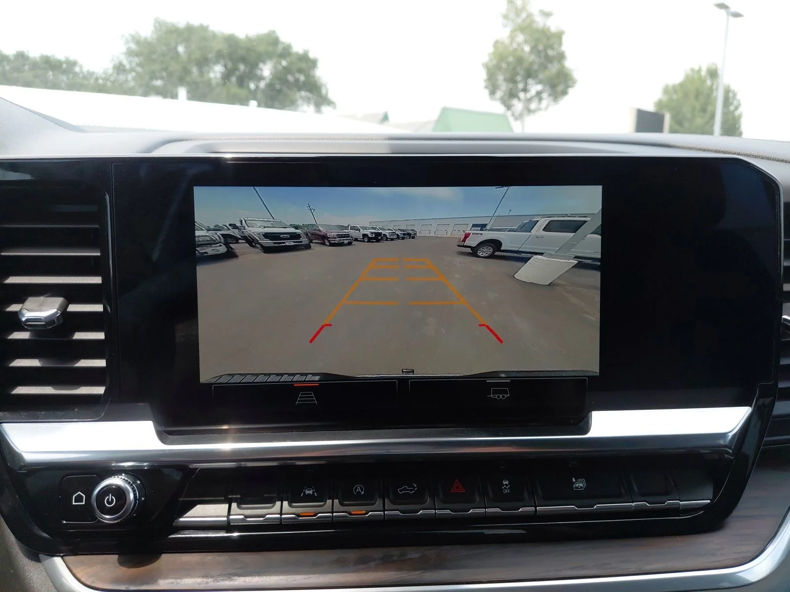 Used 2025 White GMC SLT image 42