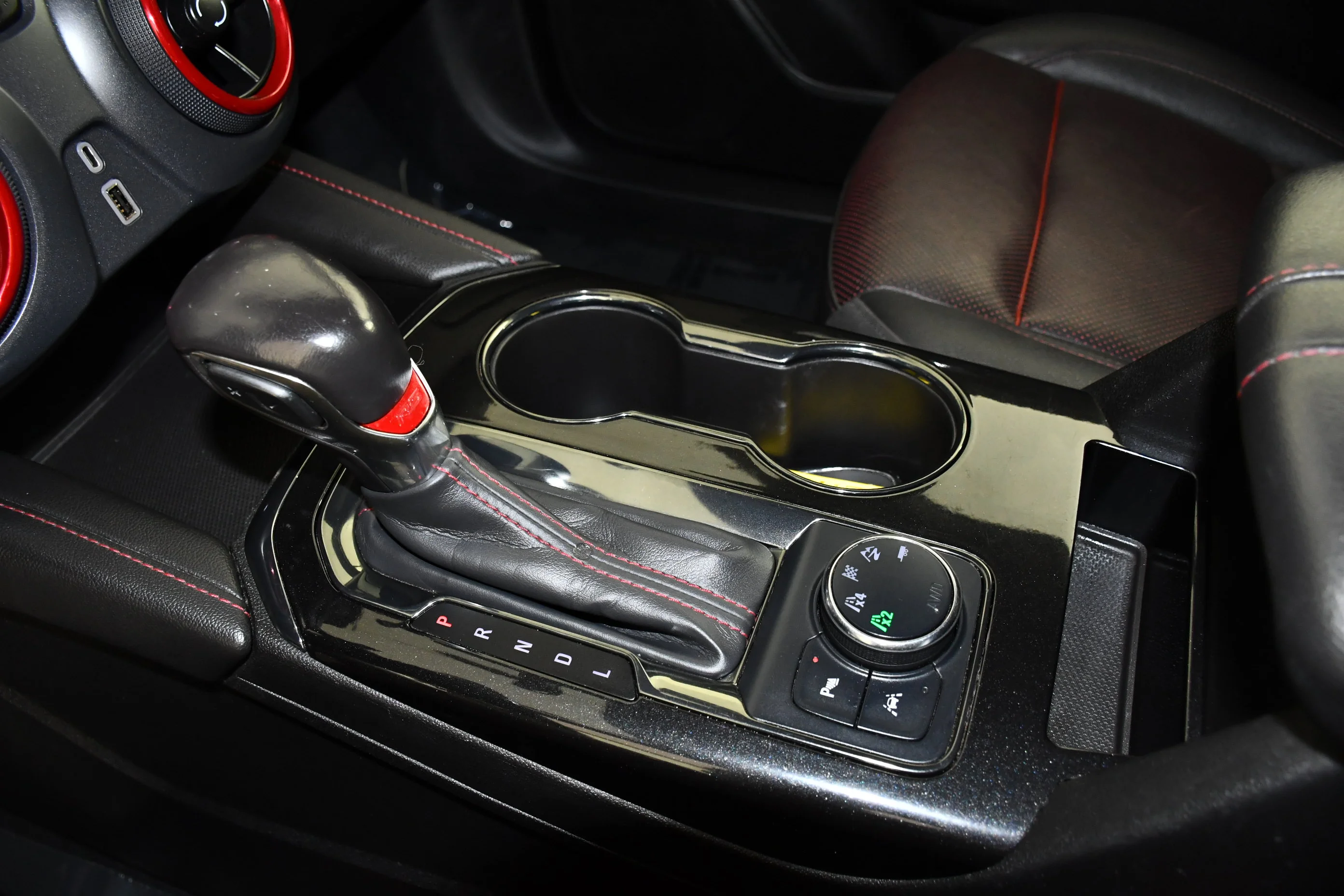 Used 2022 Silver Ice Metallic Chevrolet RS image 31
