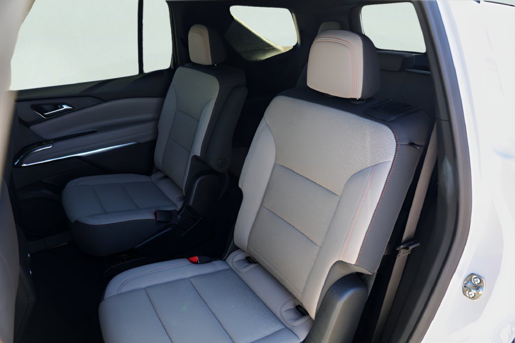 2026 Chevrolet Traverse LT - Photo 25