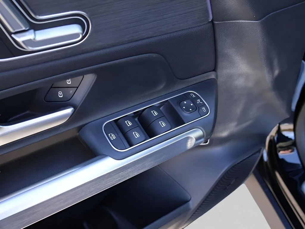 New 2026 Cosmos Black Metallic Mercedes-Benz GLB 250 image 16