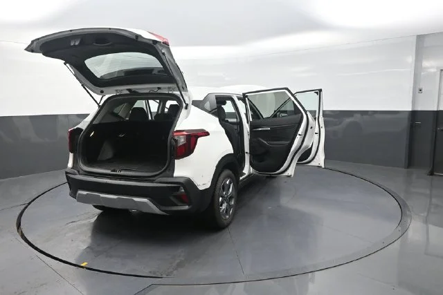 Used 2024 White Kia LX image 34