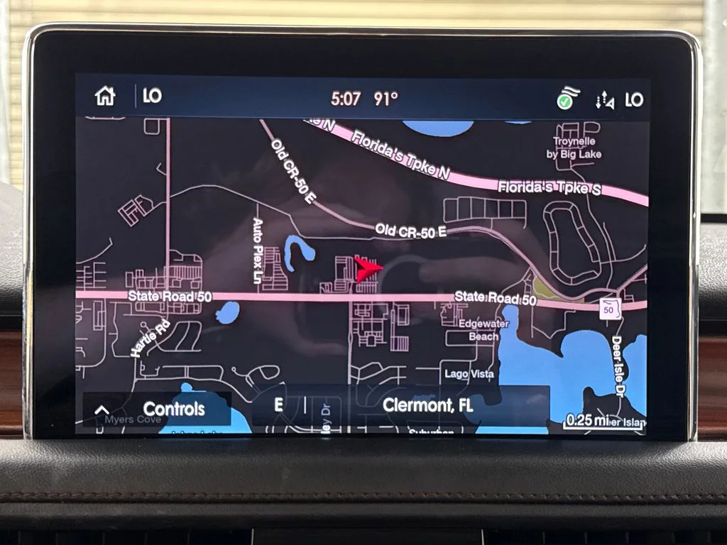 Used 2023 Gray Lincoln Grand Touring image 19