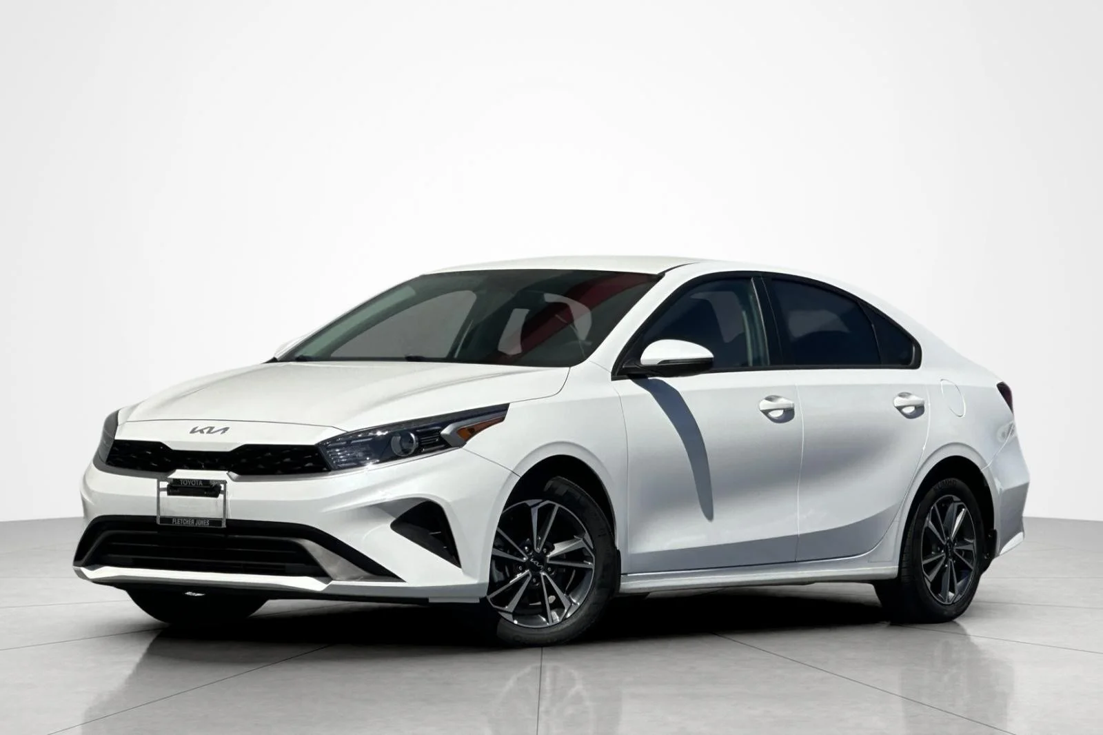 2024 Kia Forte LXS AT's photo