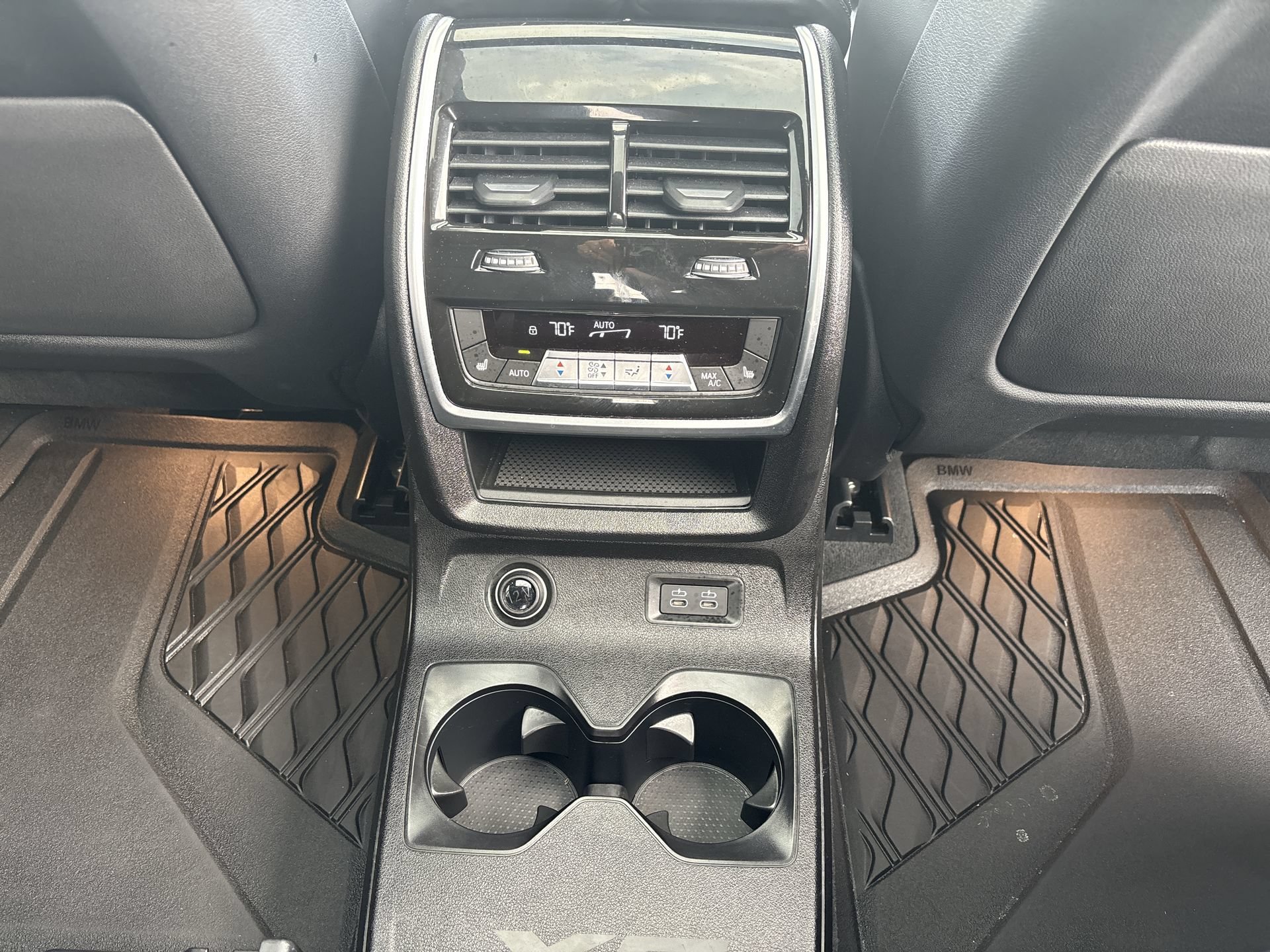 Used 2026 Gray BMW M60i image 32