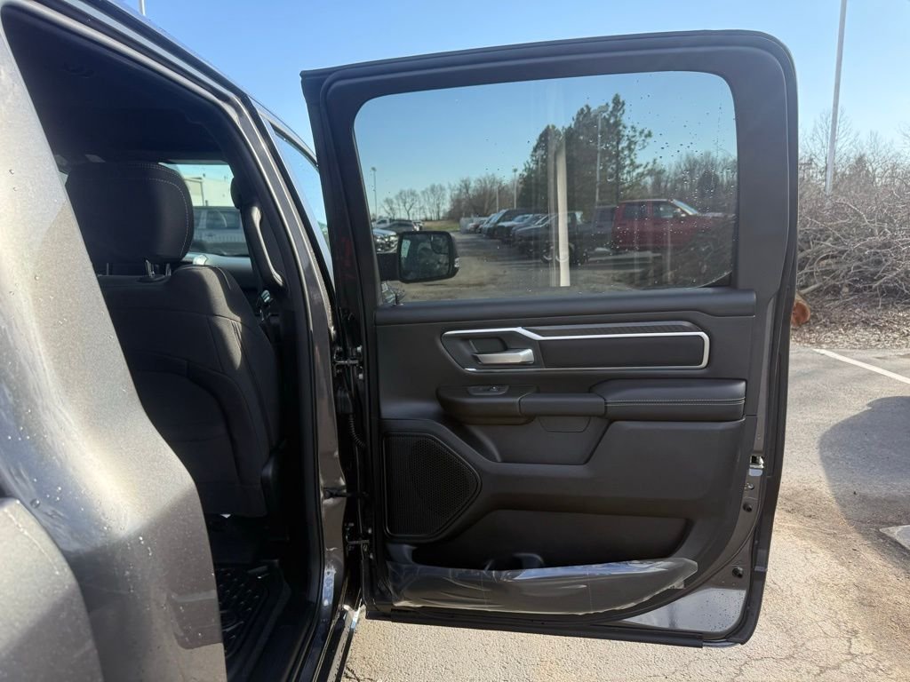 New 2026 Granite Crystal Metallic Clearcoat RAM Big Horn/Lone Star image 53