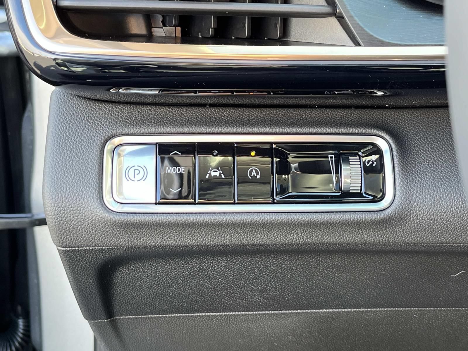 New 2026 Moonstone Gray Metallic Buick Avenir image 25
