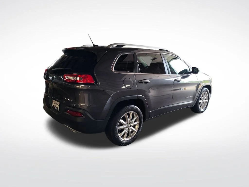 Used 2015 Gray Jeep Limited image 5