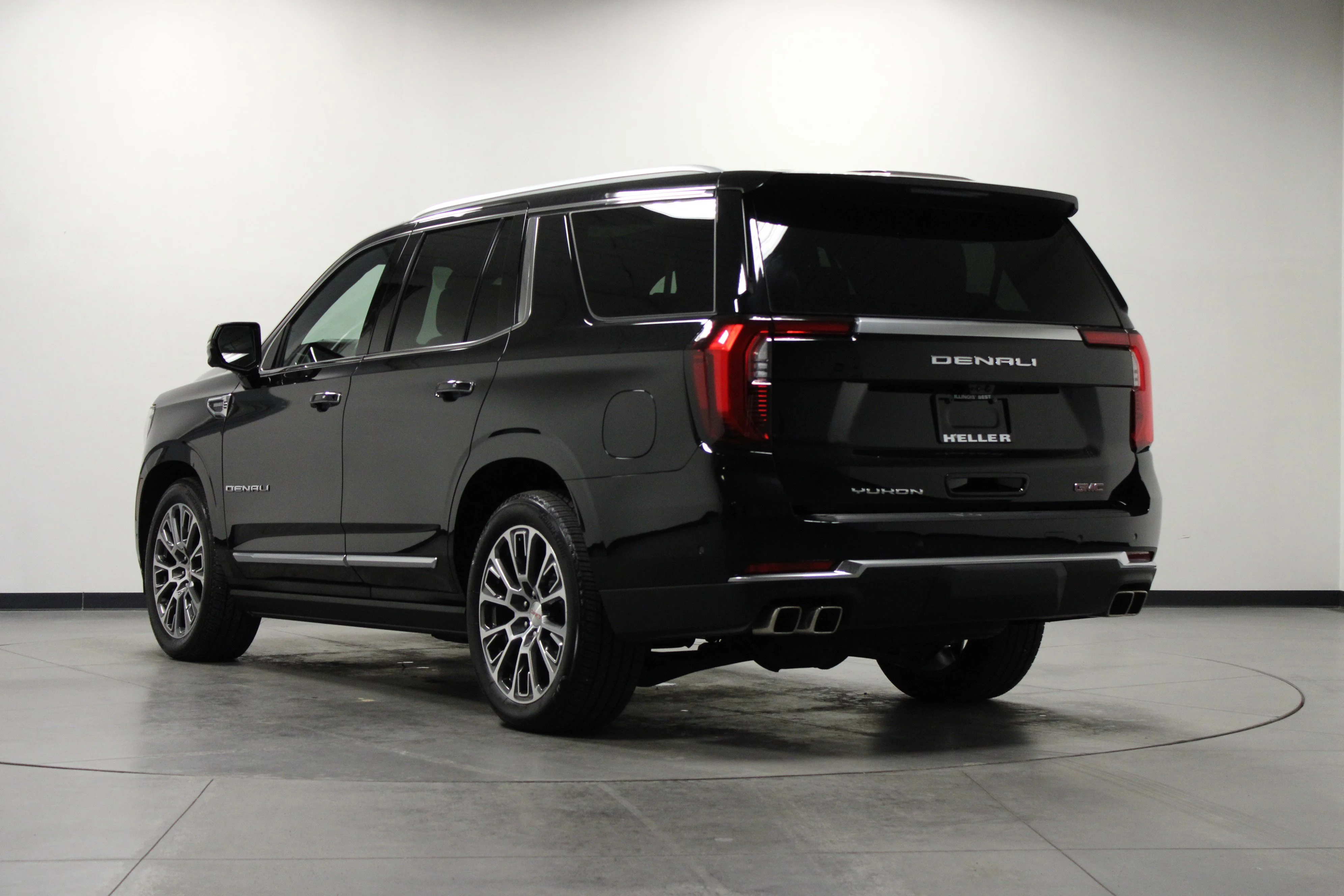 Used 2025 Onyx Black GMC Denali image 6
