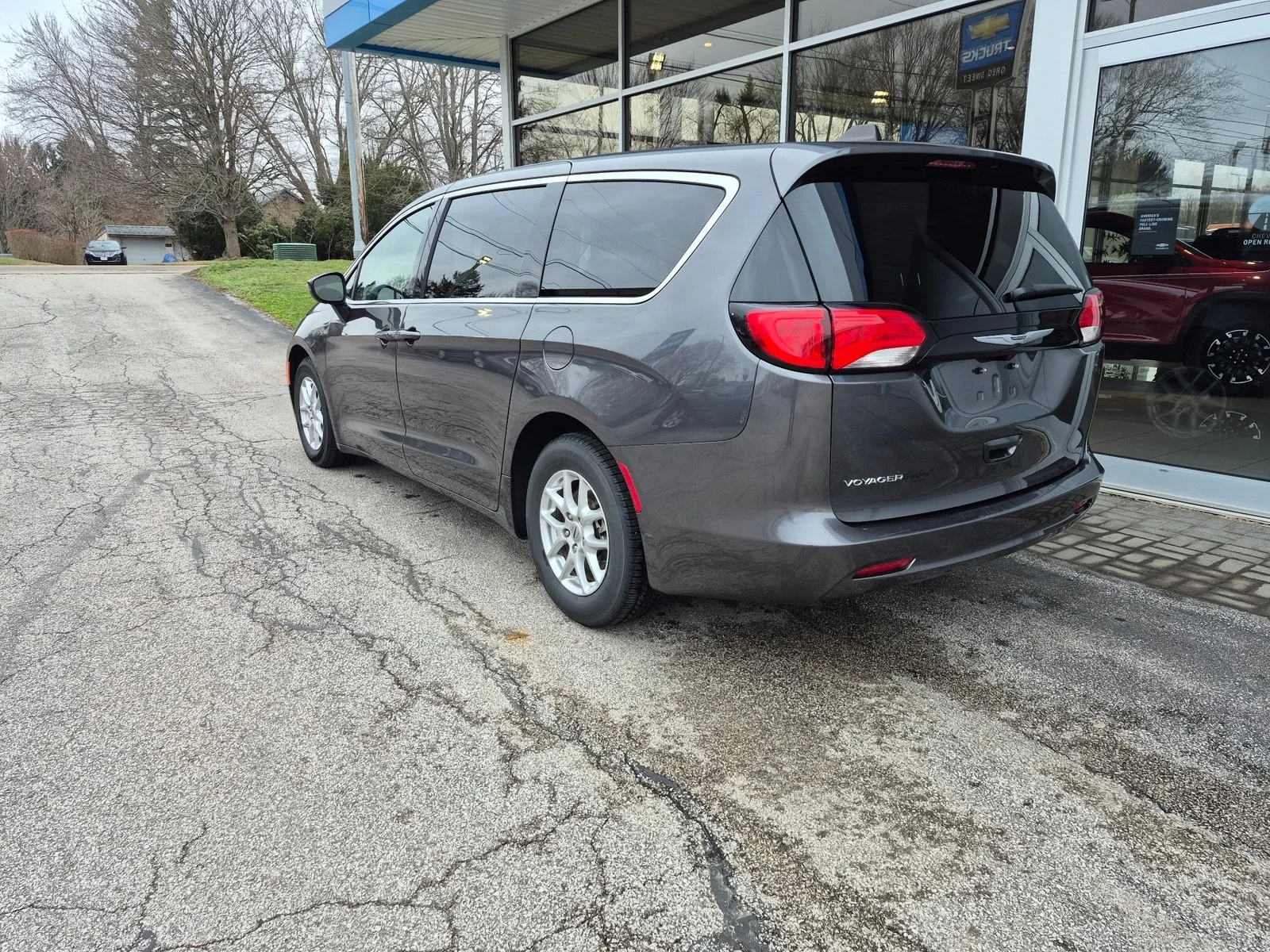 Used 2023 GRAY Chrysler LX image 10
