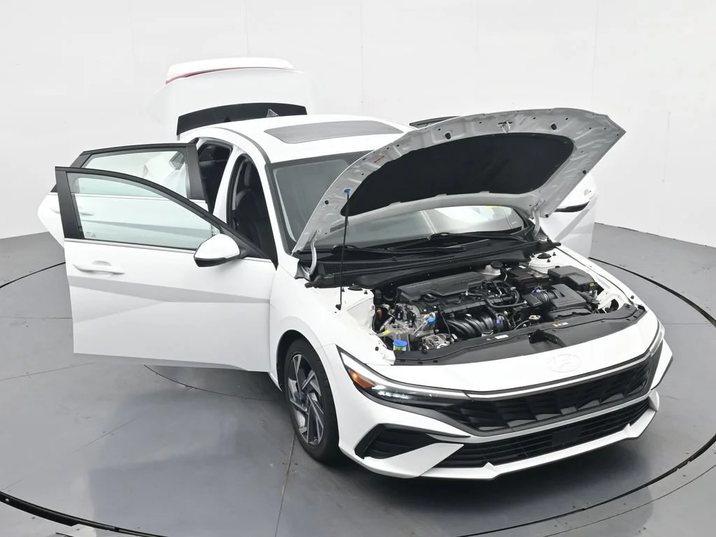 Used 2025 White Hyundai Limited image 38