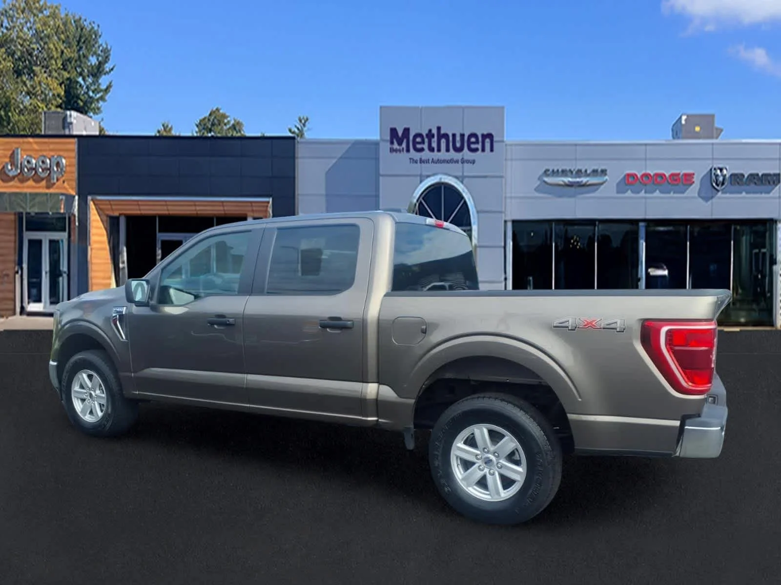 Used 2023 Stone Gray Metallic Ford XLT image 6