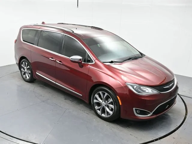 Used 2018 Velvet Red Pearlcoat Chrysler Limited image 30