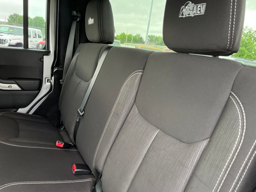 Used 2014 Billet Metallic Clearcoat Jeep Unlimited Rubicon image 35