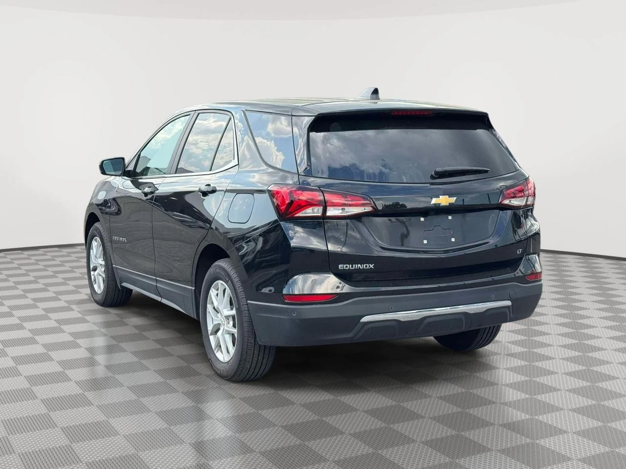 Used 2024 Mosaic Black Metallic Chevrolet FWD LT image 6