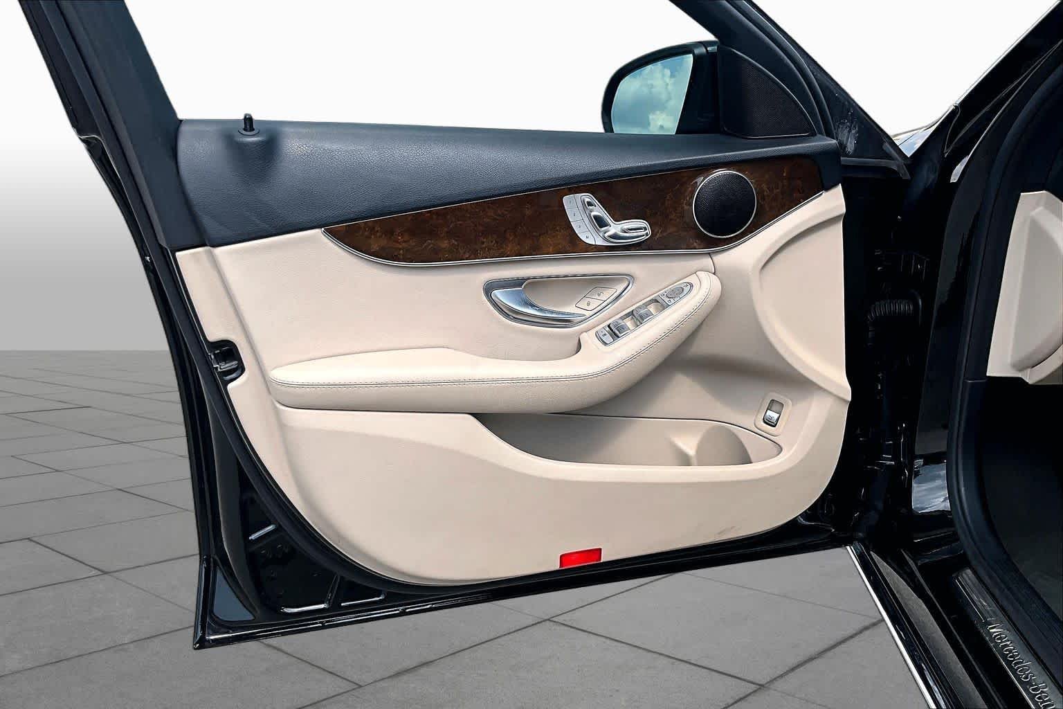 Used 2018 BLACK Mercedes-Benz C 300 image 22