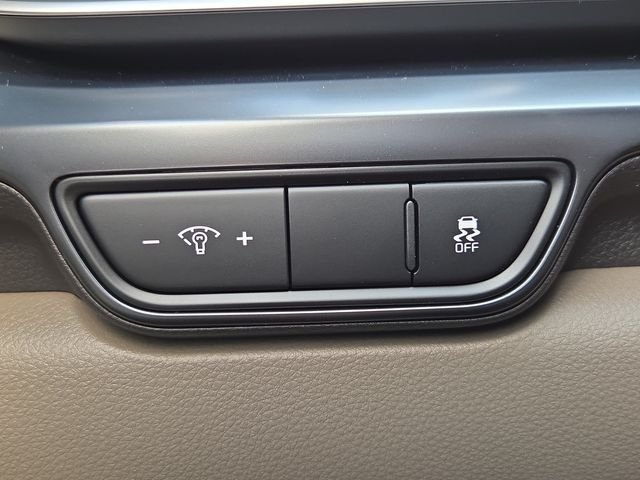New 2027 White Kia LXS image 9