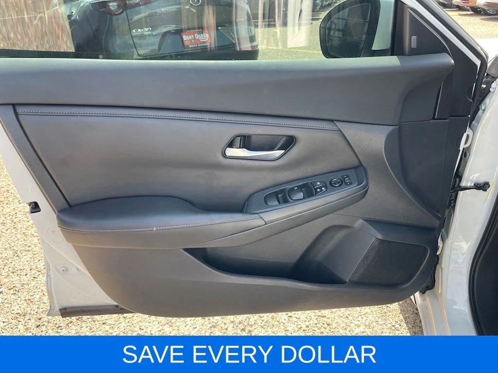 Used 2021 White Nissan S image 13