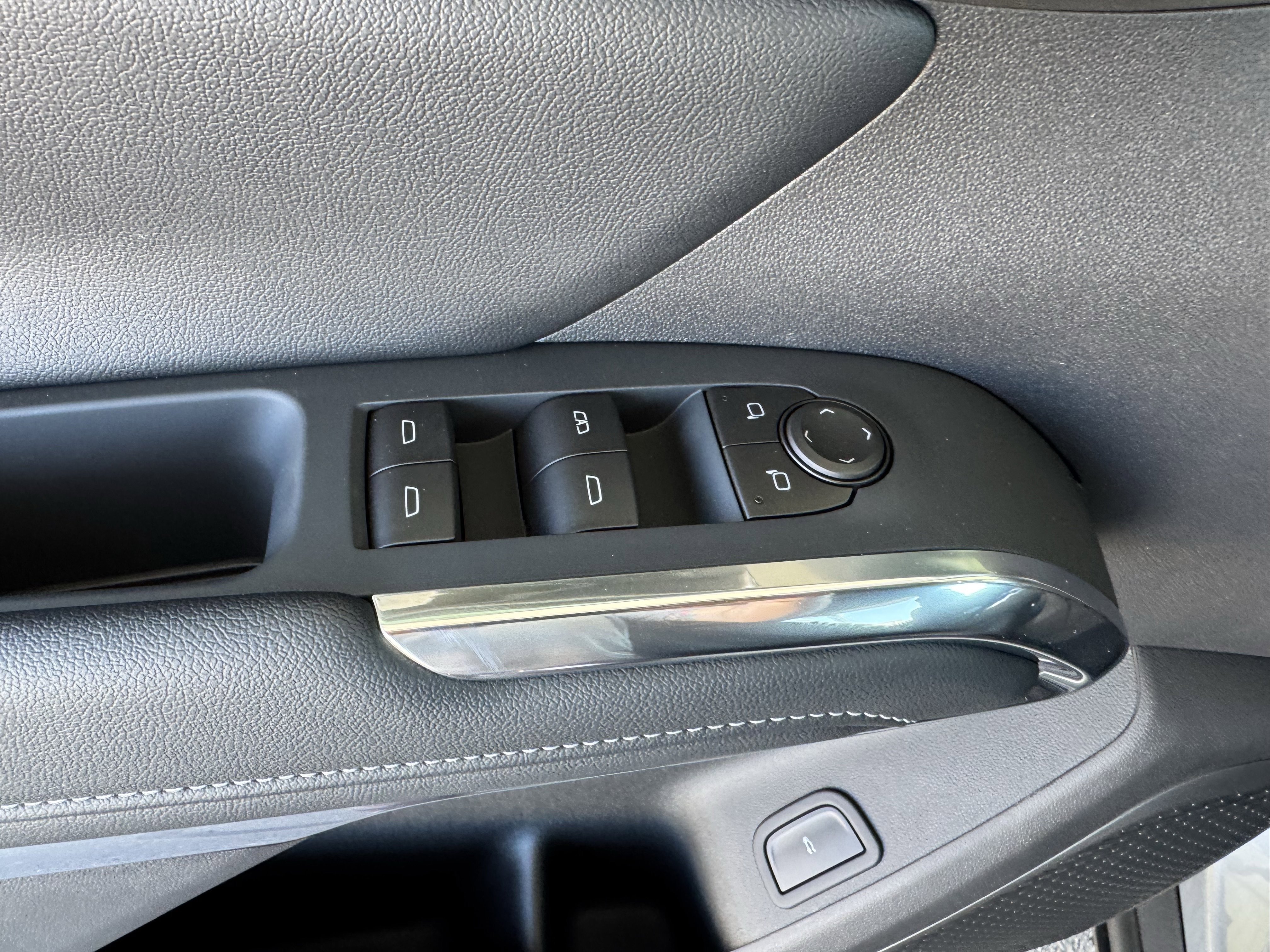 2026 Chevrolet Traverse LT - Photo 11