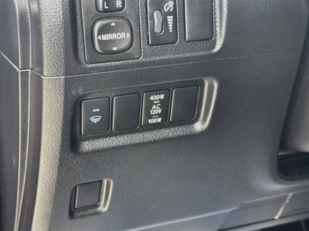 Used 2018 Midnight Black Metallic Toyota SR5 image 10