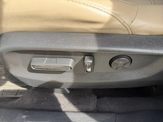 Certified Used 2018 White Honda EX-L image 9